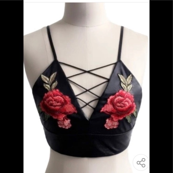 Tops - Rose embroidered patch’s bralette